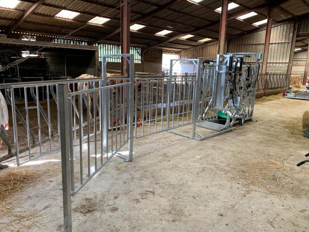 Extension gate with fences for. Box type H